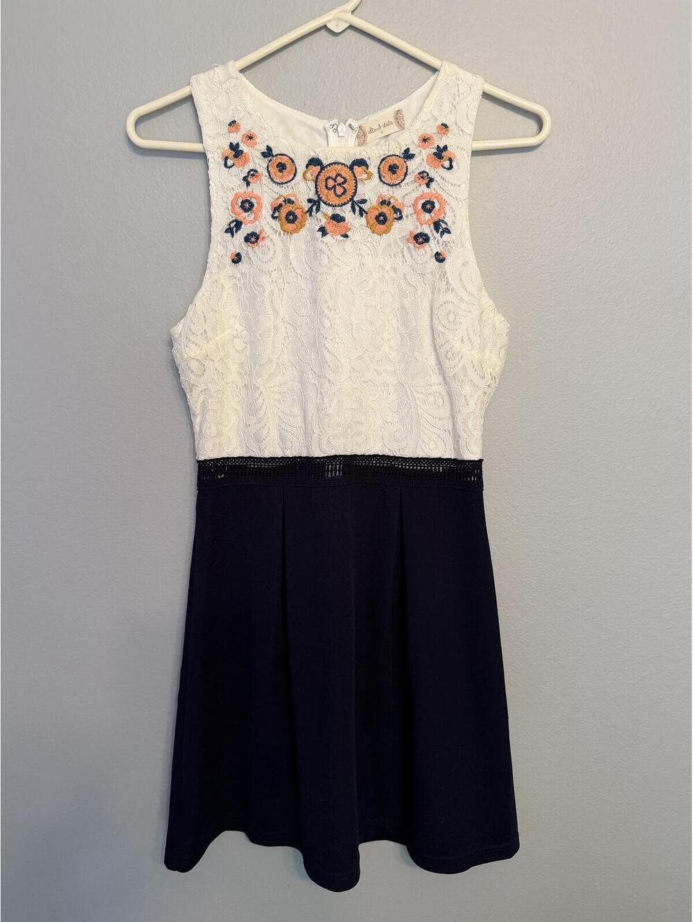 New Altar’d State Embroidered Dress Size Small